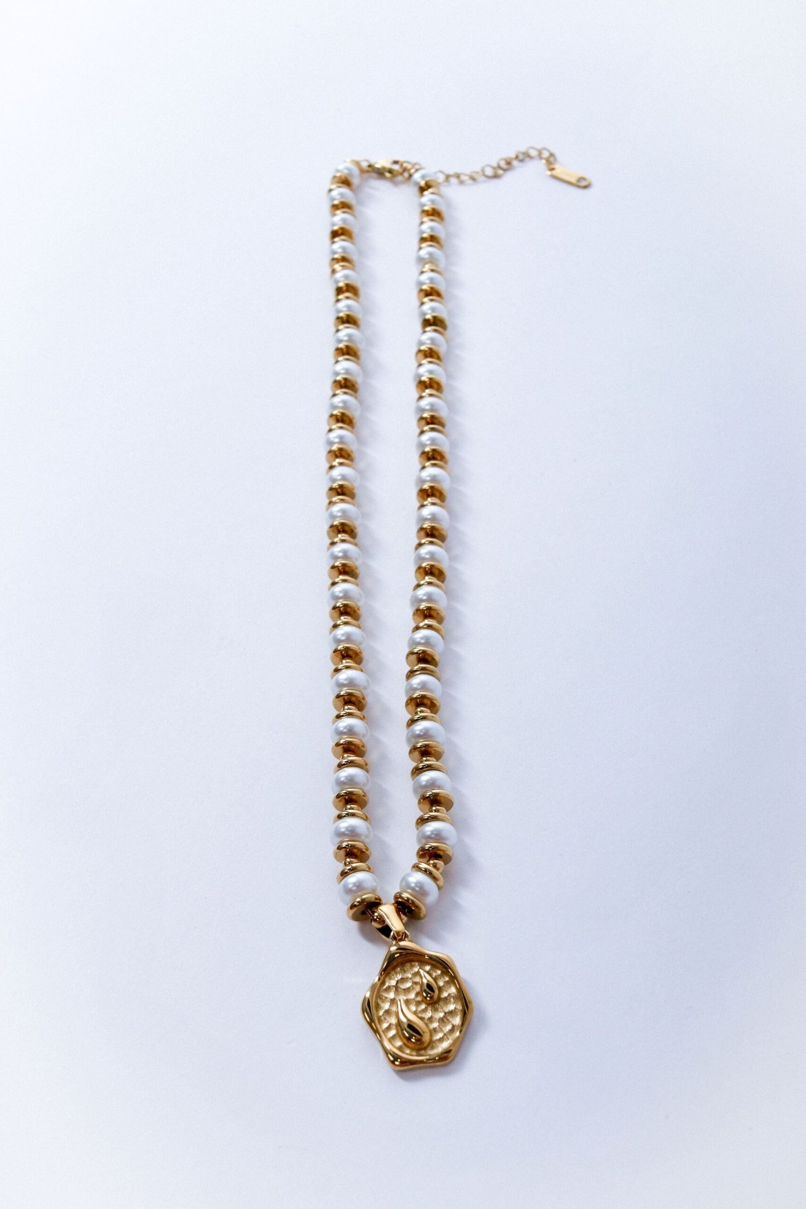 Colar de Perolas com pingente gota capa